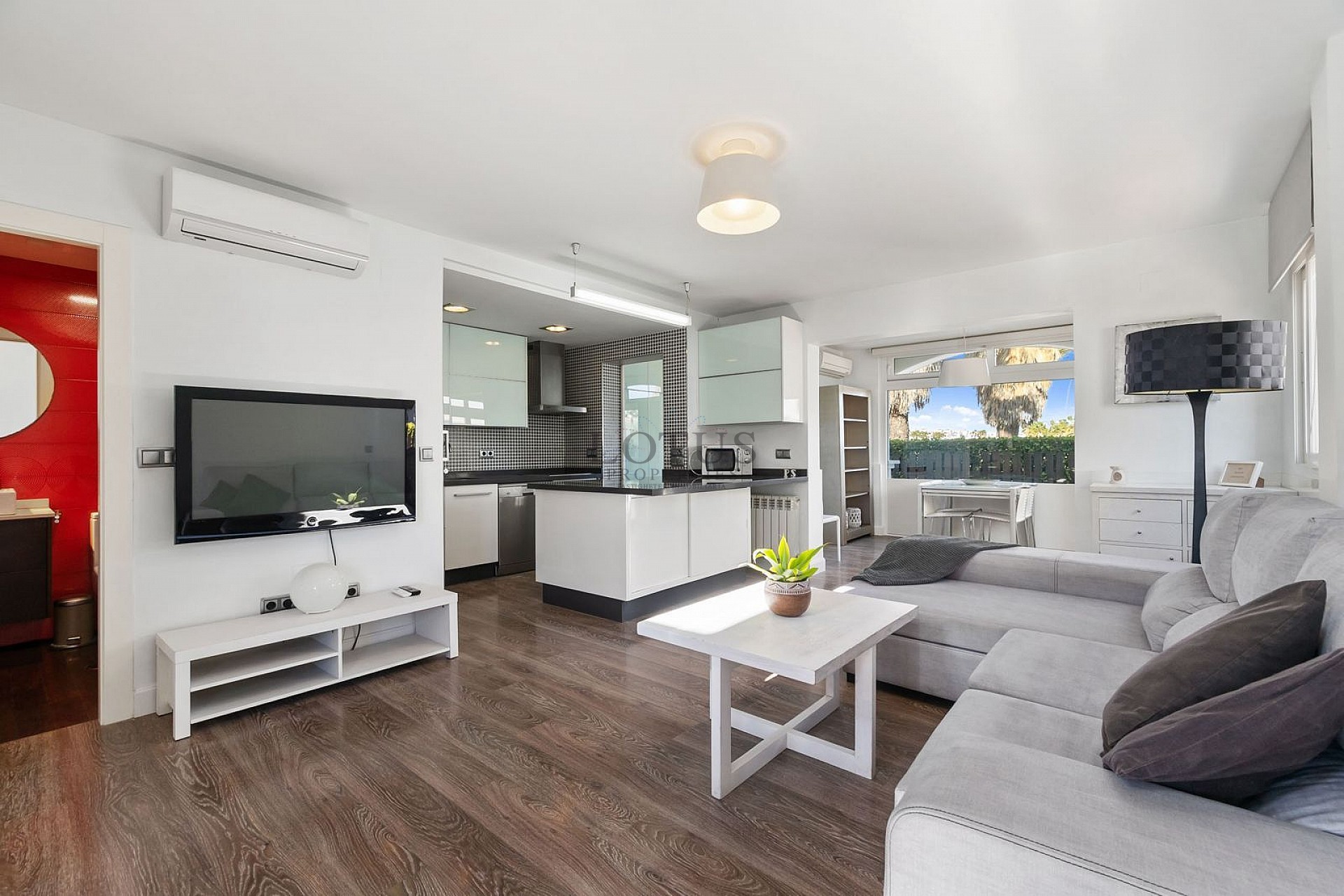 Stunning modern style 2 bed, 2 bathroom with great views - Lotus Properties