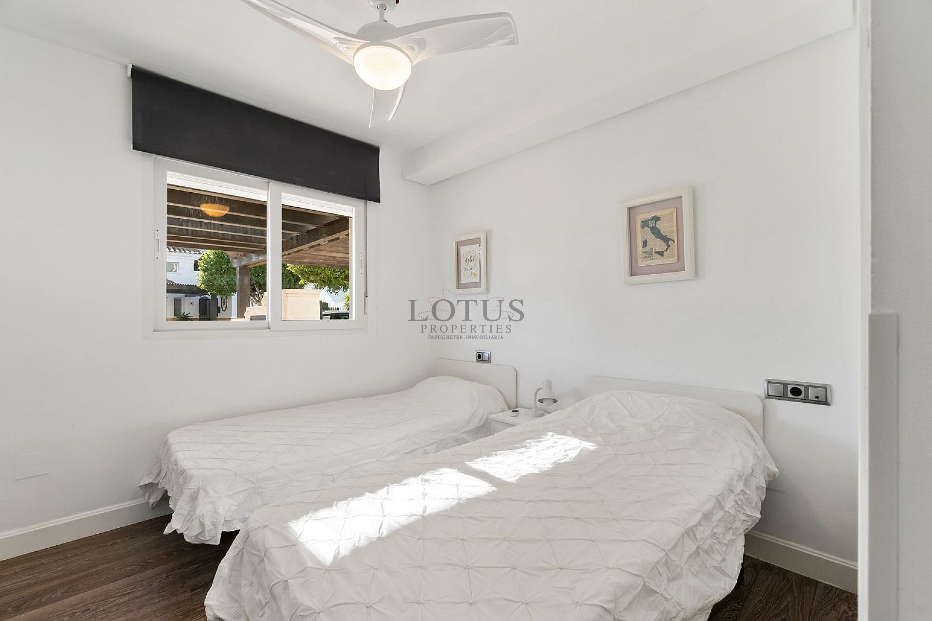 Stunning modern style 2 bed, 2 bathroom with great views - Lotus Properties