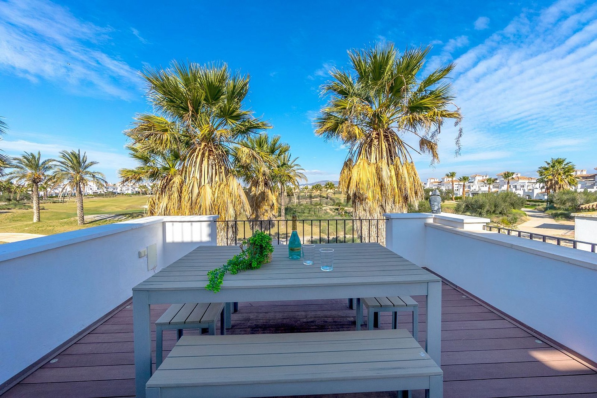 Stunning modern style 2 bed, 2 bathroom with great views - Lotus Properties