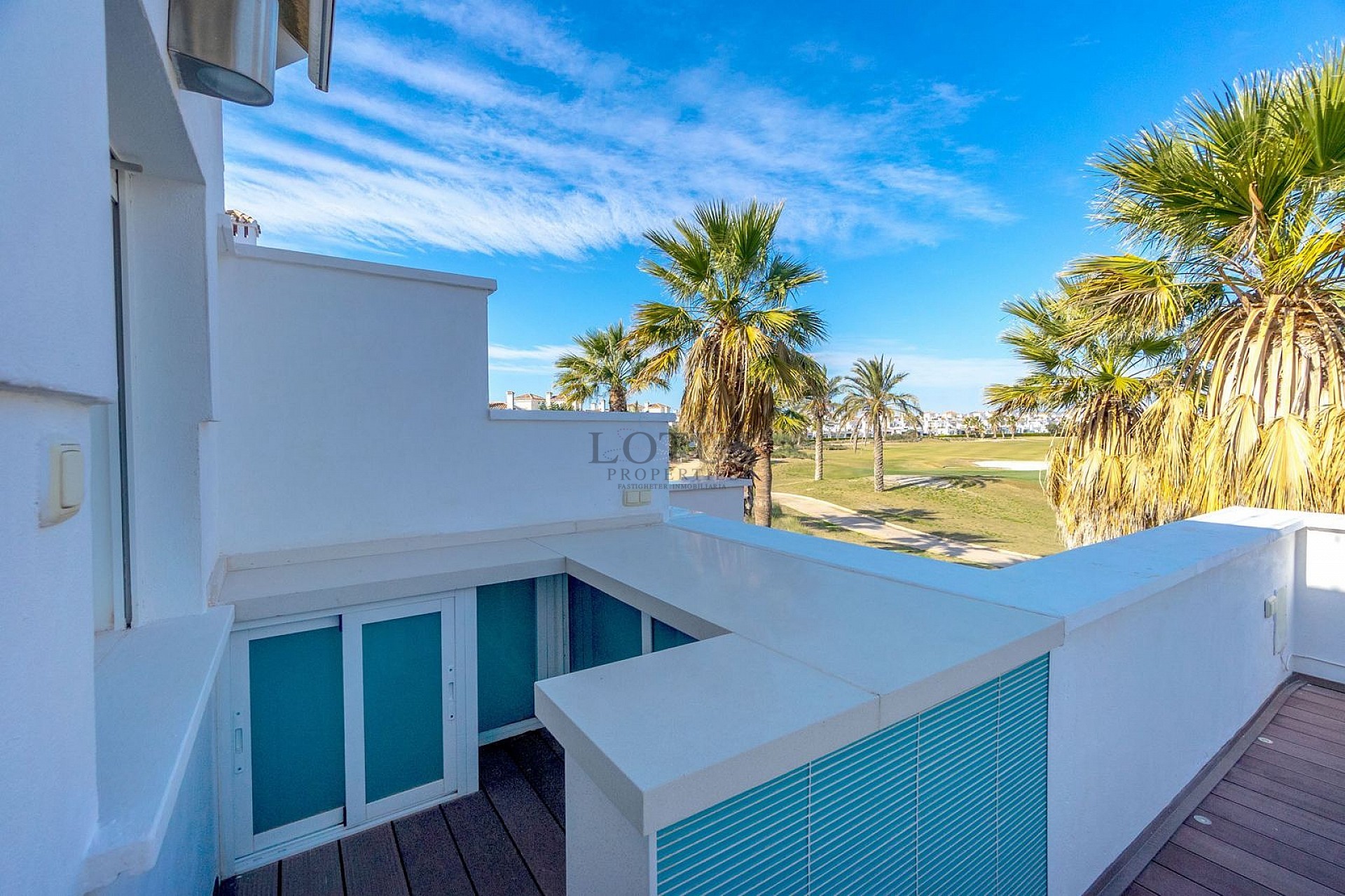 Stunning modern style 2 bed, 2 bathroom with great views - Lotus Properties