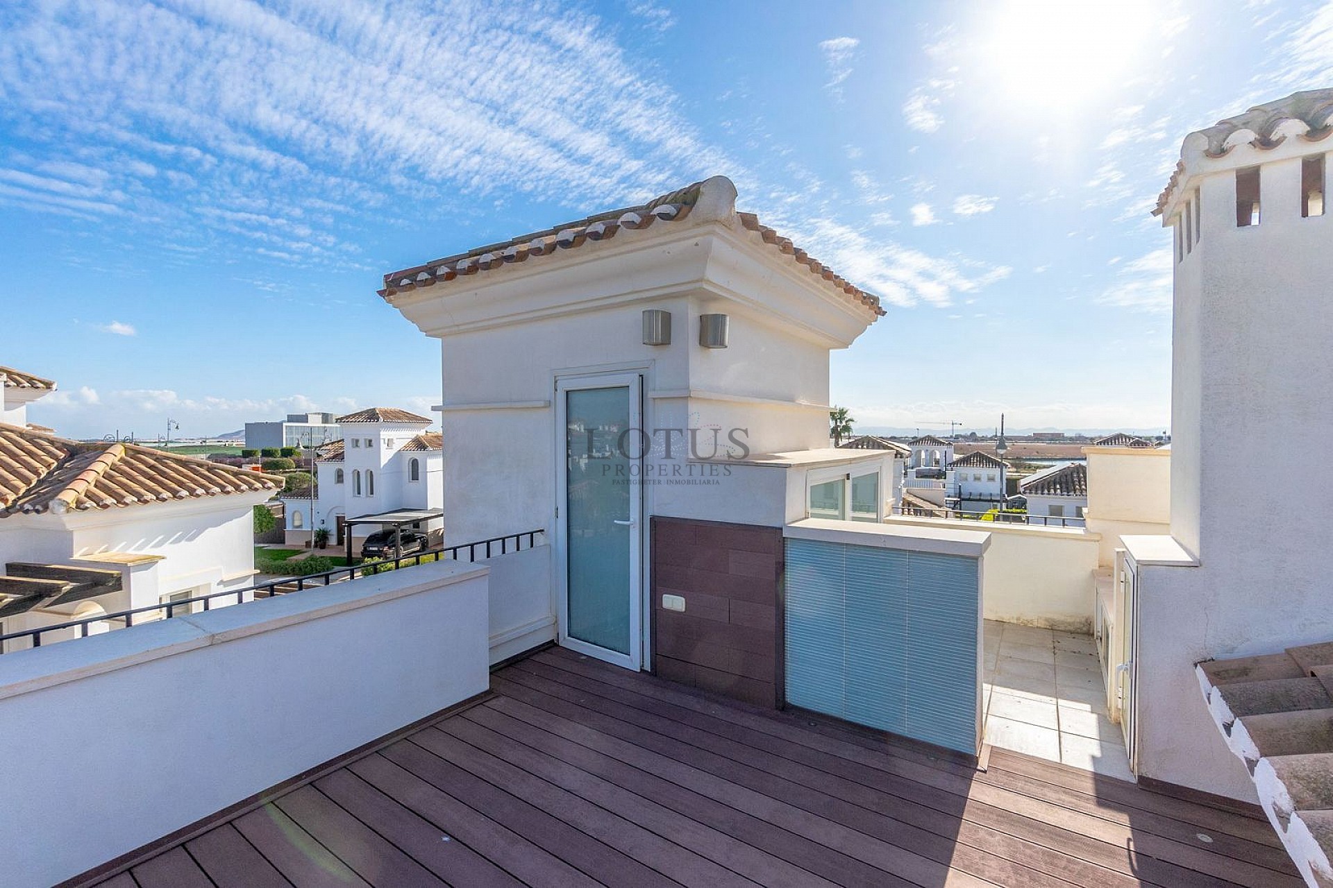 Stunning modern style 2 bed, 2 bathroom with great views - Lotus Properties