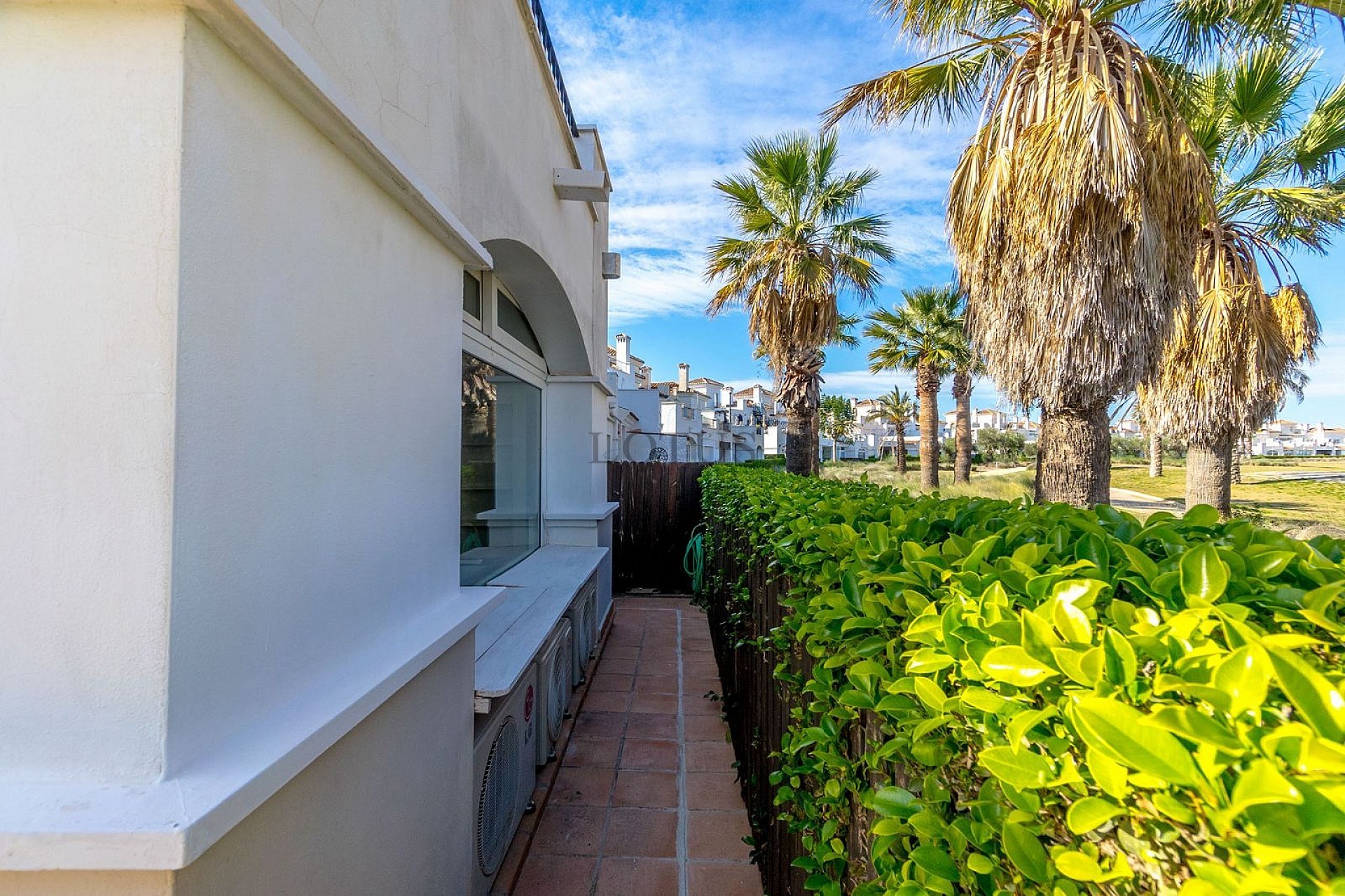 Stunning modern style 2 bed, 2 bathroom with great views - Lotus Properties