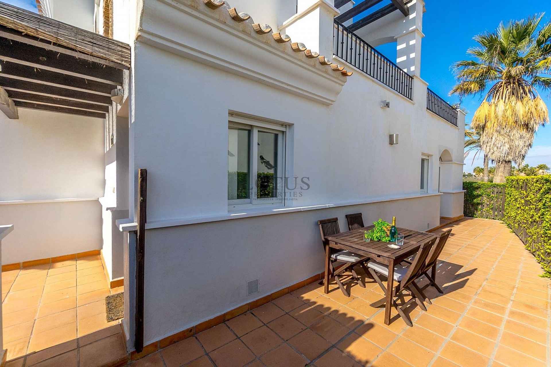 Stunning modern style 2 bed, 2 bathroom with great views - Lotus Properties