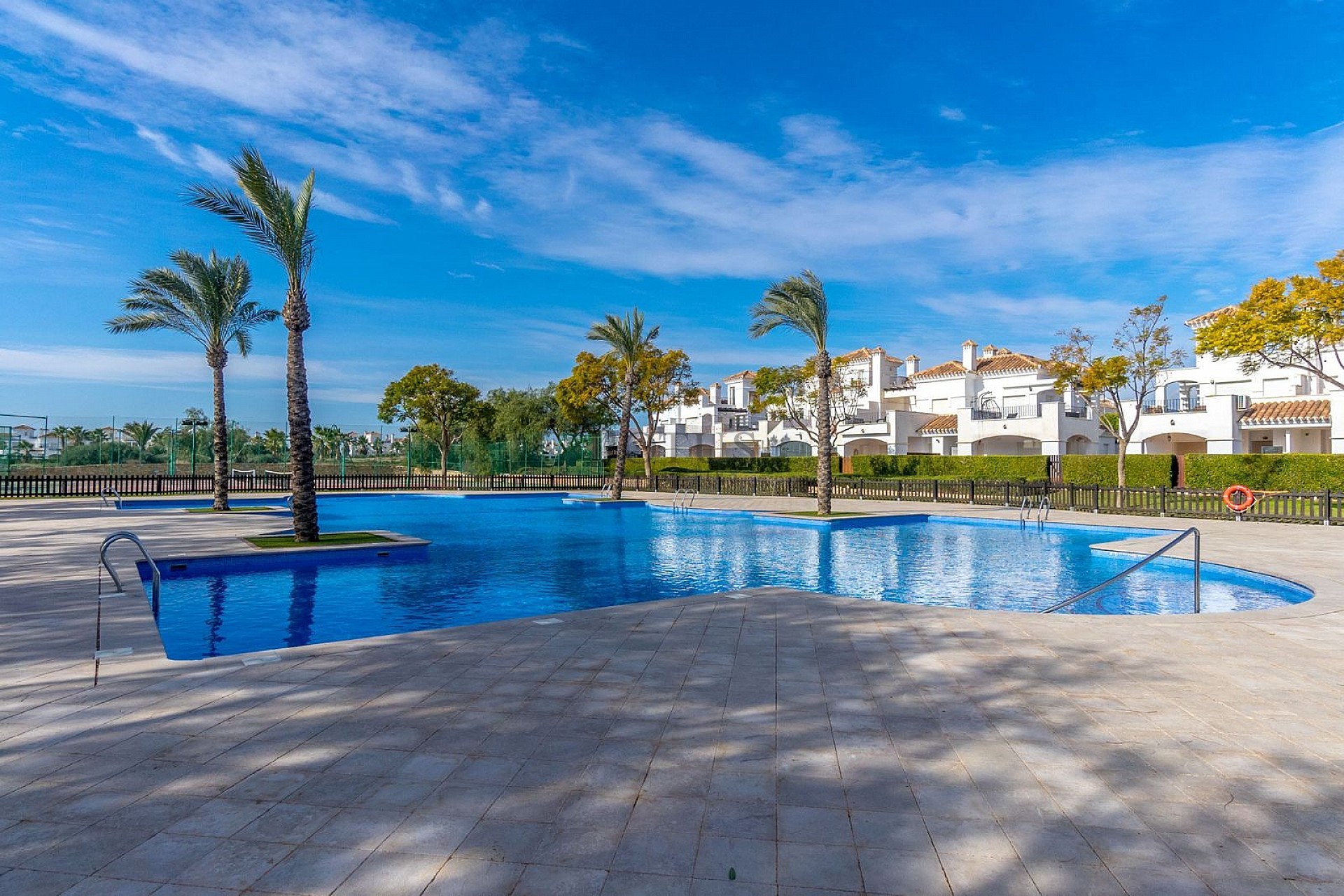 Stunning modern style 2 bed, 2 bathroom with great views - Lotus Properties