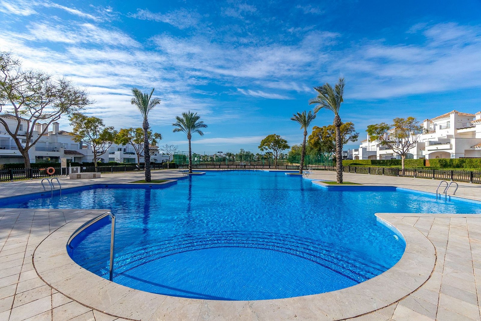 Stunning modern style 2 bed, 2 bathroom with great views - Lotus Properties