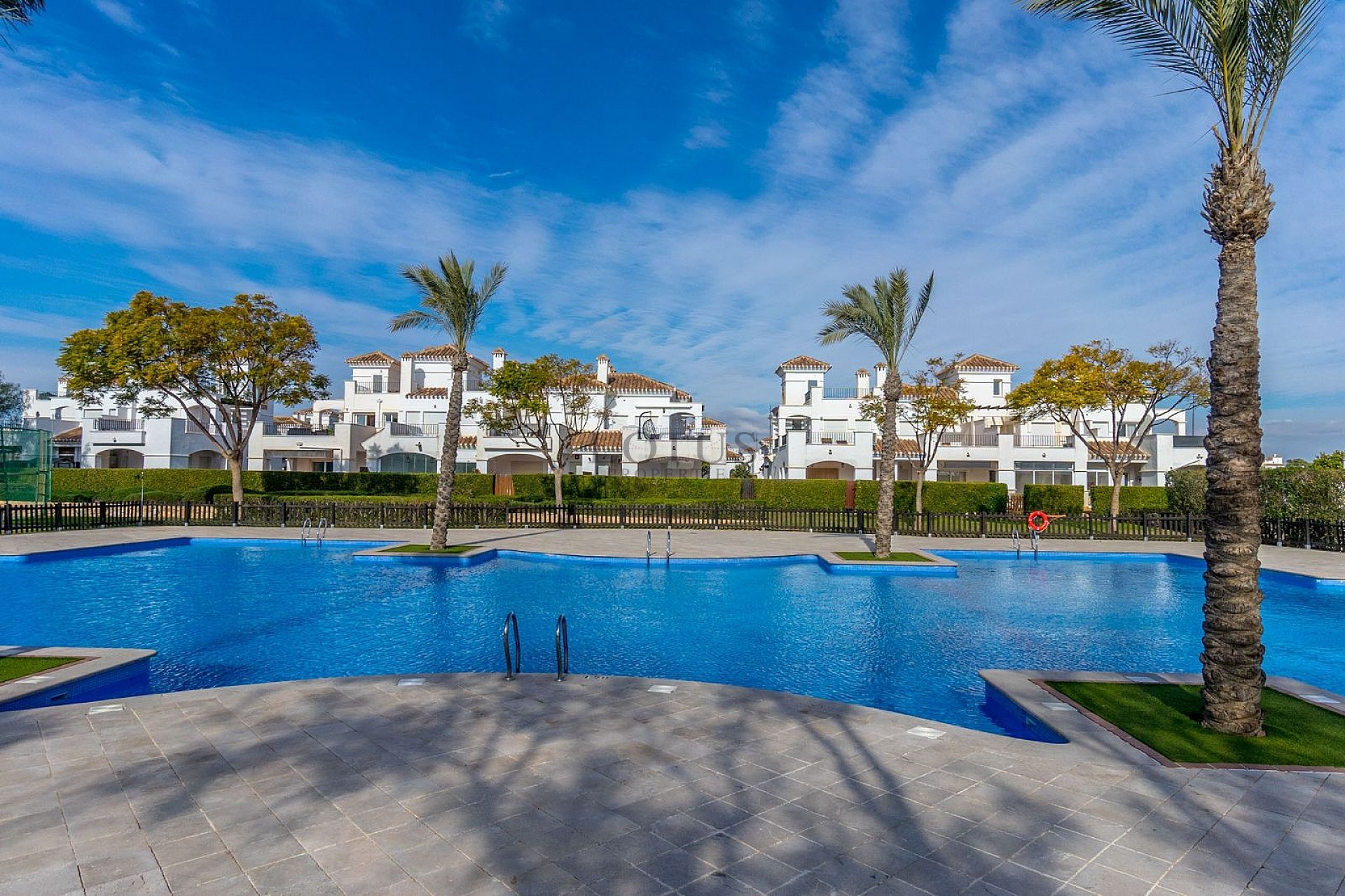 Stunning modern style 2 bed, 2 bathroom with great views - Lotus Properties