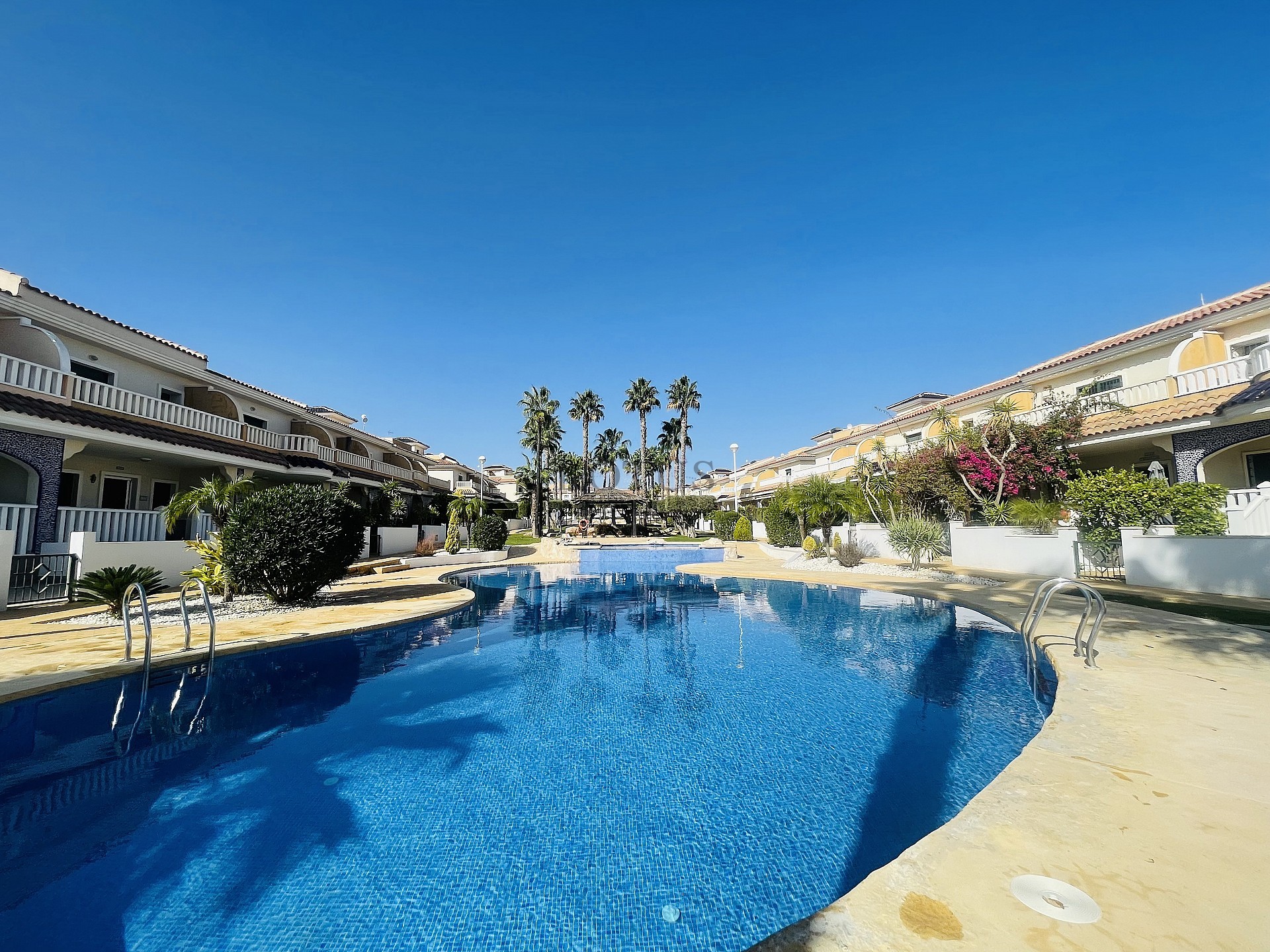 Adosado en precioso Residencial Albamar en Ciudad Quesada - Lotus Properties