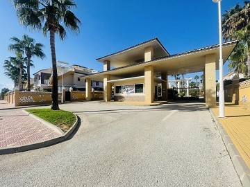 Radhus i vackra Residencial Albamar i Ciudad Quesada - Lotus Properties