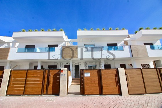 Nya & Prisvärda radhus - Torrevieja - Lotus Properties