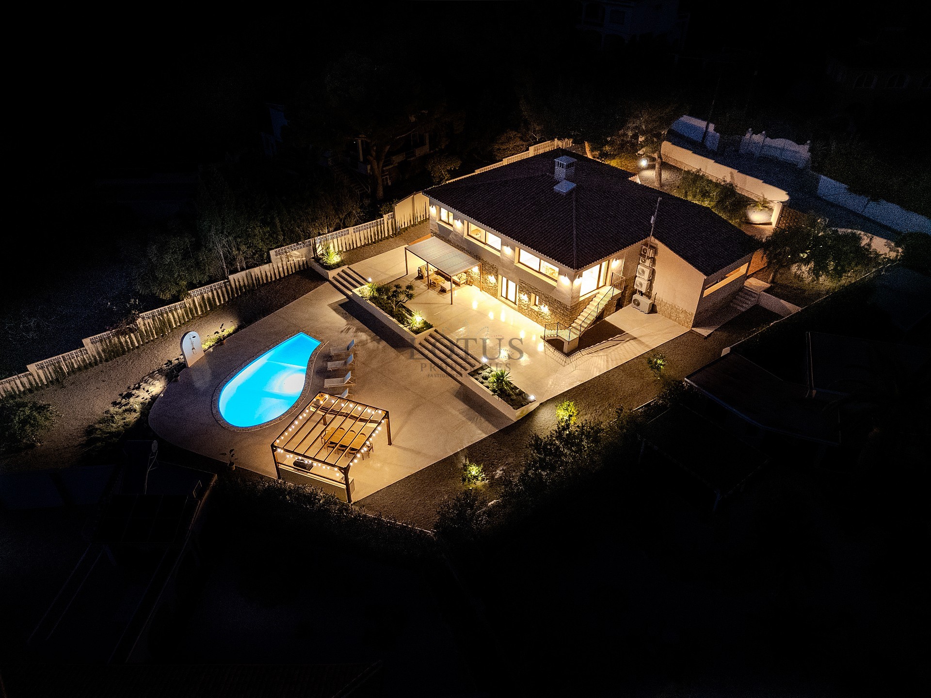 Luxury villa for sale in Altea with impressive views - Lotus Properties