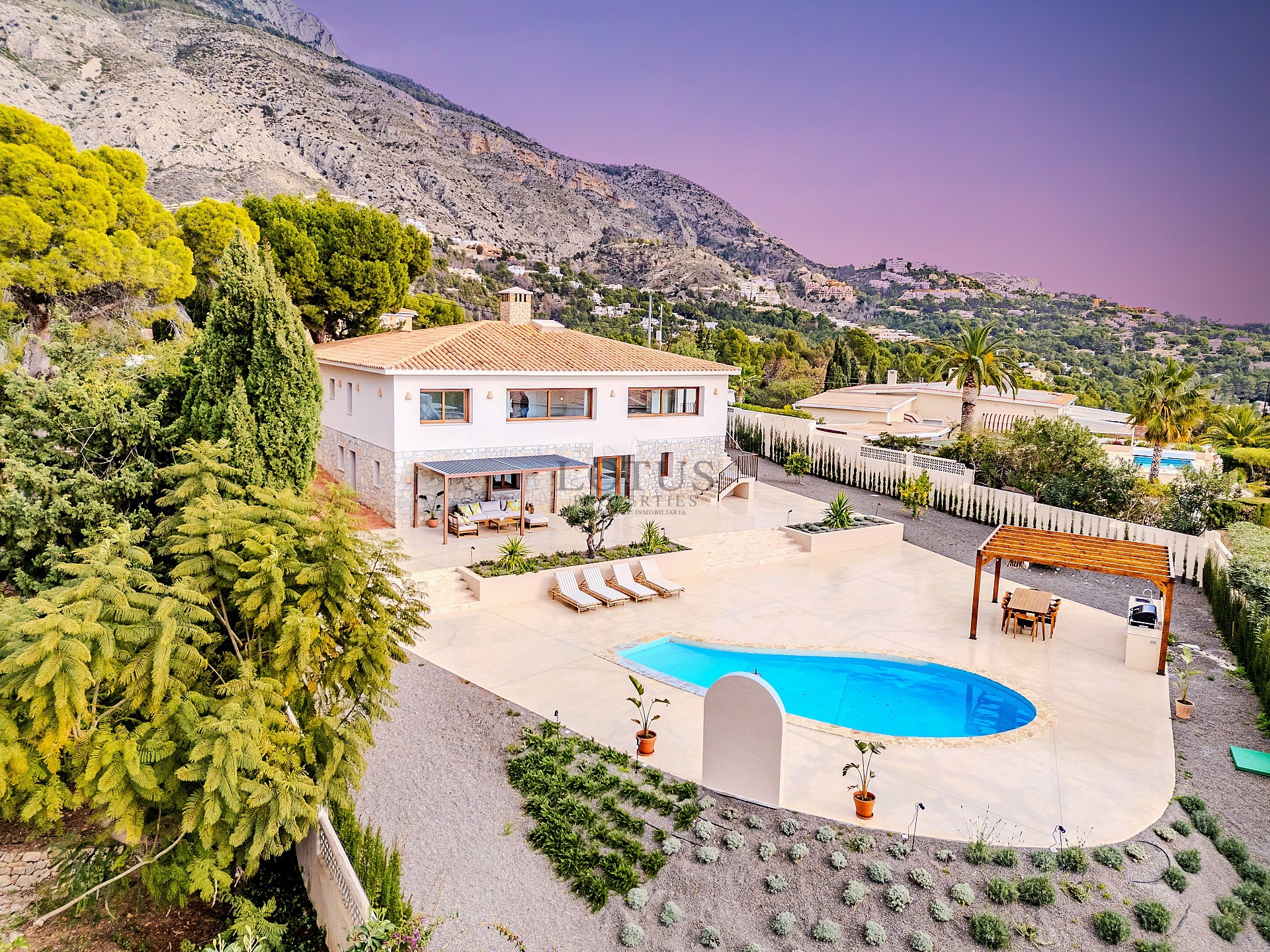 Luxury villa for sale in Altea with impressive views - Lotus Properties