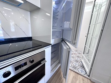 Helrenoverat parhus i det populära området La Zenia! - Lotus Properties
