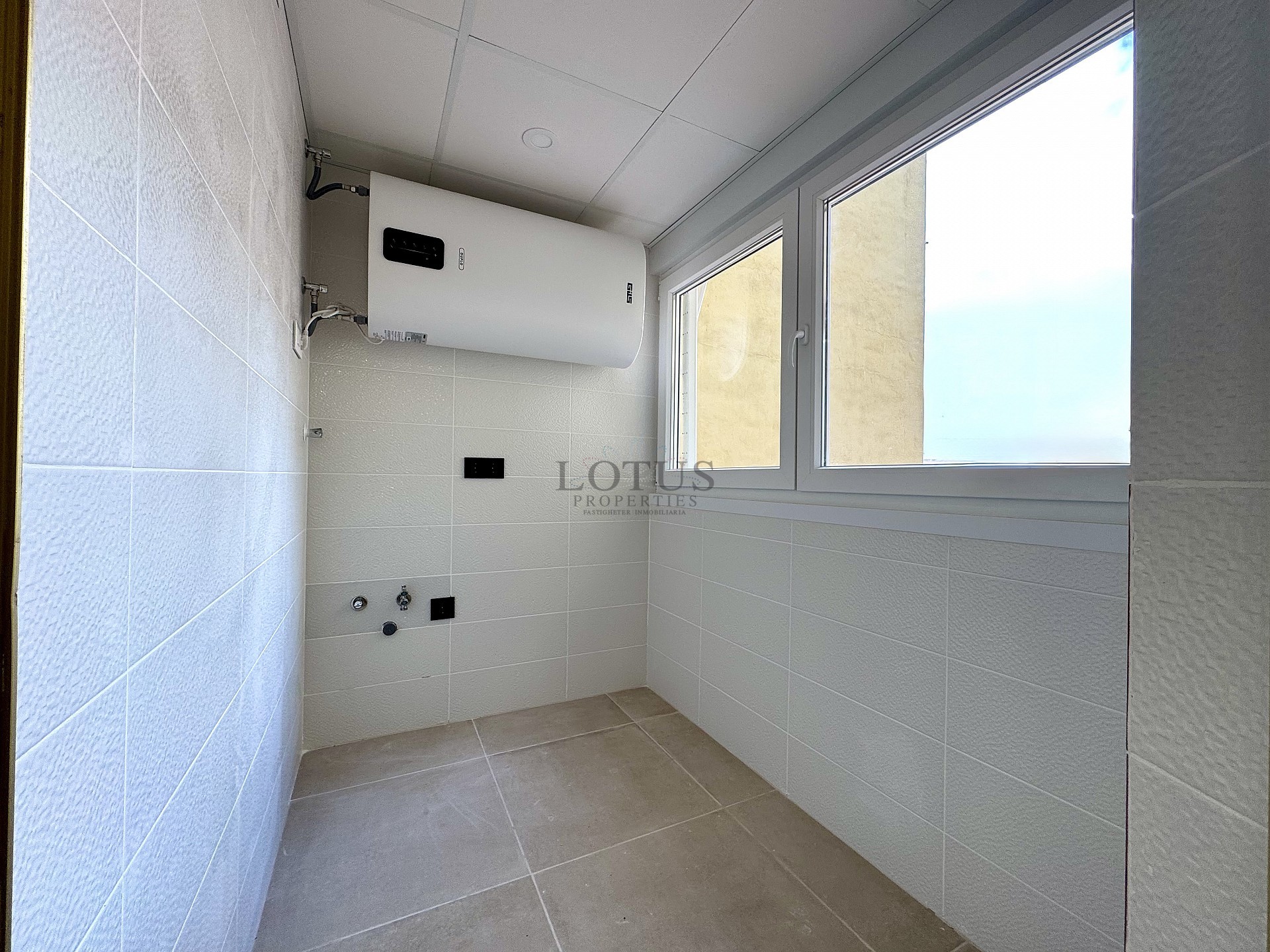 Renoverad med 3 sov, 200 m till havet  - Lotus Properties