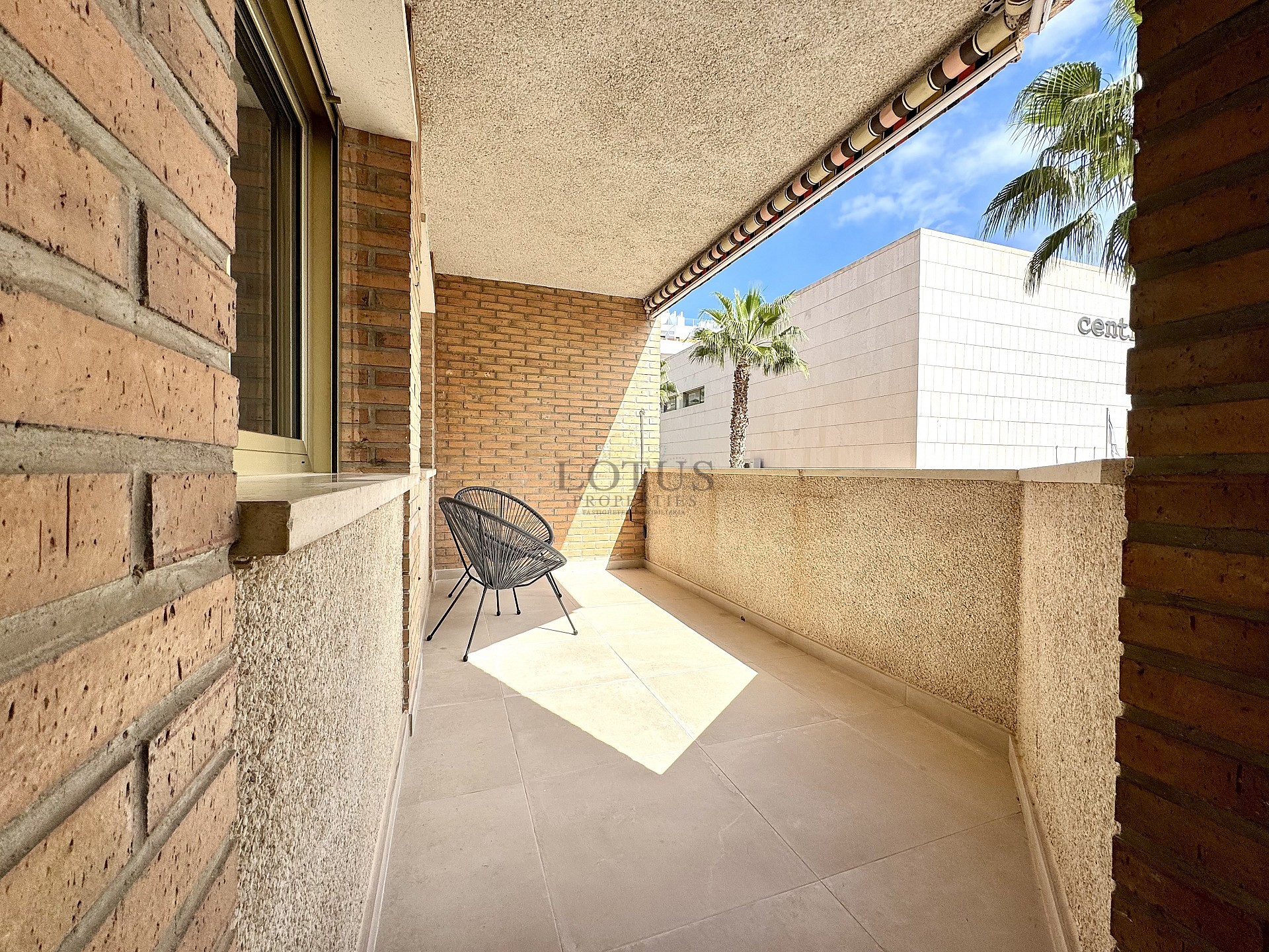 Renoverad med 3 sov, 200 m till havet  - Lotus Properties