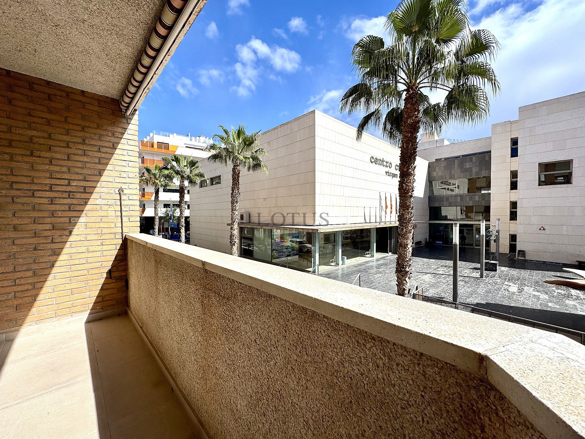 Renoverad med 3 sov, 200 m till havet  - Lotus Properties