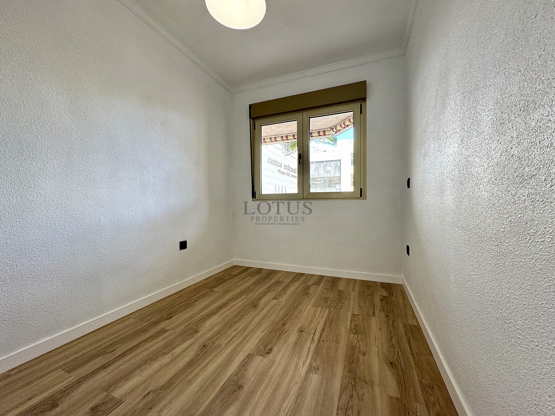 Renoverad med 3 sov, 200 m till havet  - Lotus Properties