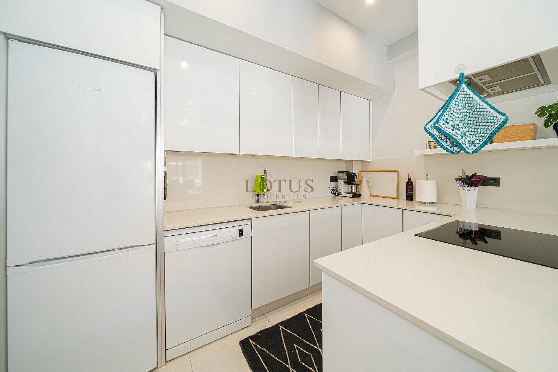 MODERN VILLA WITH 3 BEDROOMS AND 2 BATHROOMS - PRIVATE HEATED SALTWATER POOL - Lotus Properties