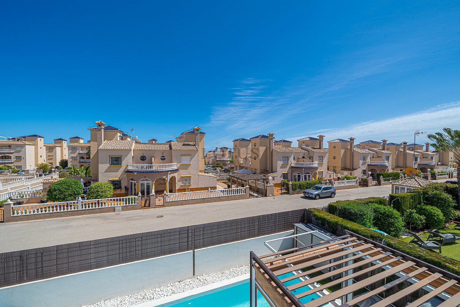 MODERN VILLA WITH 3 BEDROOMS AND 2 BATHROOMS - PRIVATE HEATED SALTWATER POOL - Lotus Properties