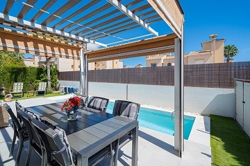 MODERNE VILLA MET 3 SLAAPKAMERS EN 2 BADKAMERS - PRIVÉ VERWARMD ZOUTWATERZWEMBAD - Lotus Properties