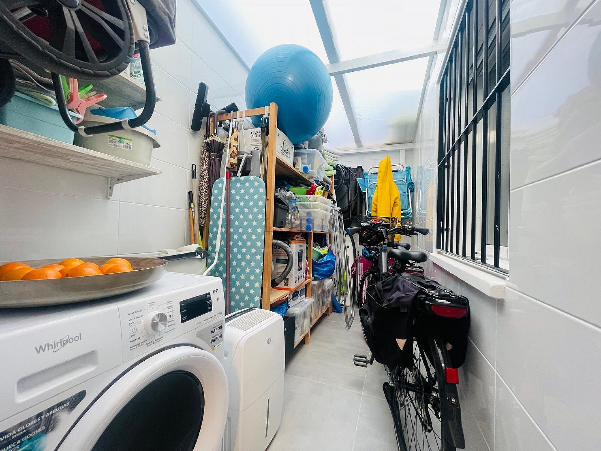 Fantástica bonita planta baja esquinera en Altos de la Bahía XI frente a la piscina! - Lotus Properties