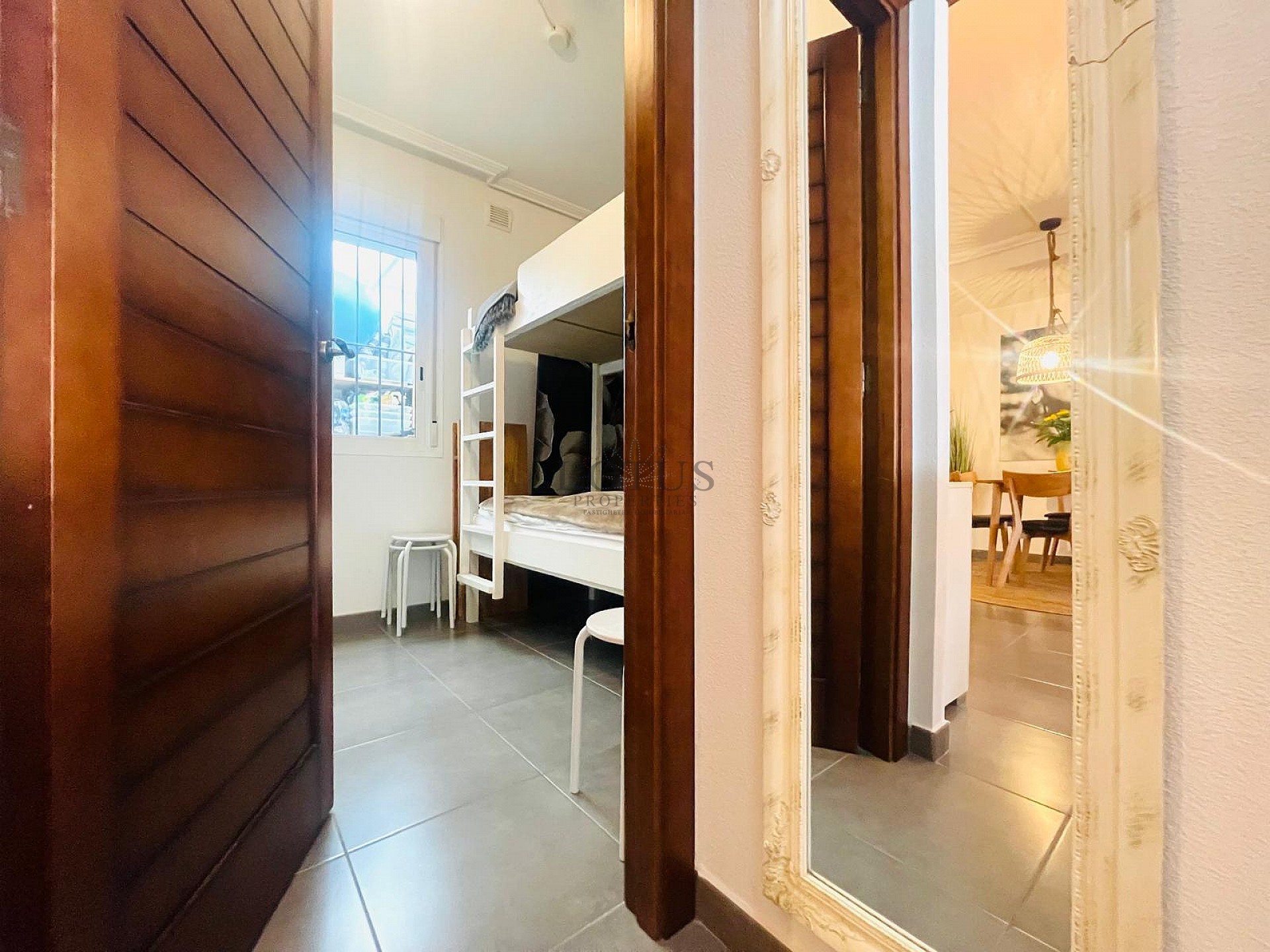 Fantástica bonita planta baja esquinera en Altos de la Bahía XI frente a la piscina! - Lotus Properties