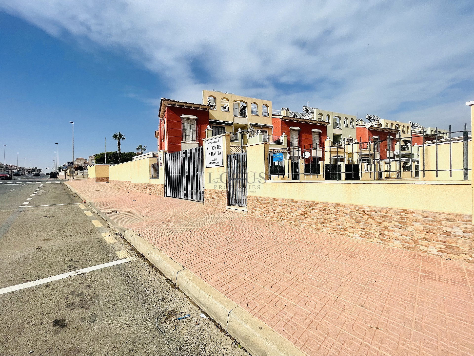 Super bonito ático con azotea en ubicación suroeste en Altos de la Bahía XI - Lotus Properties