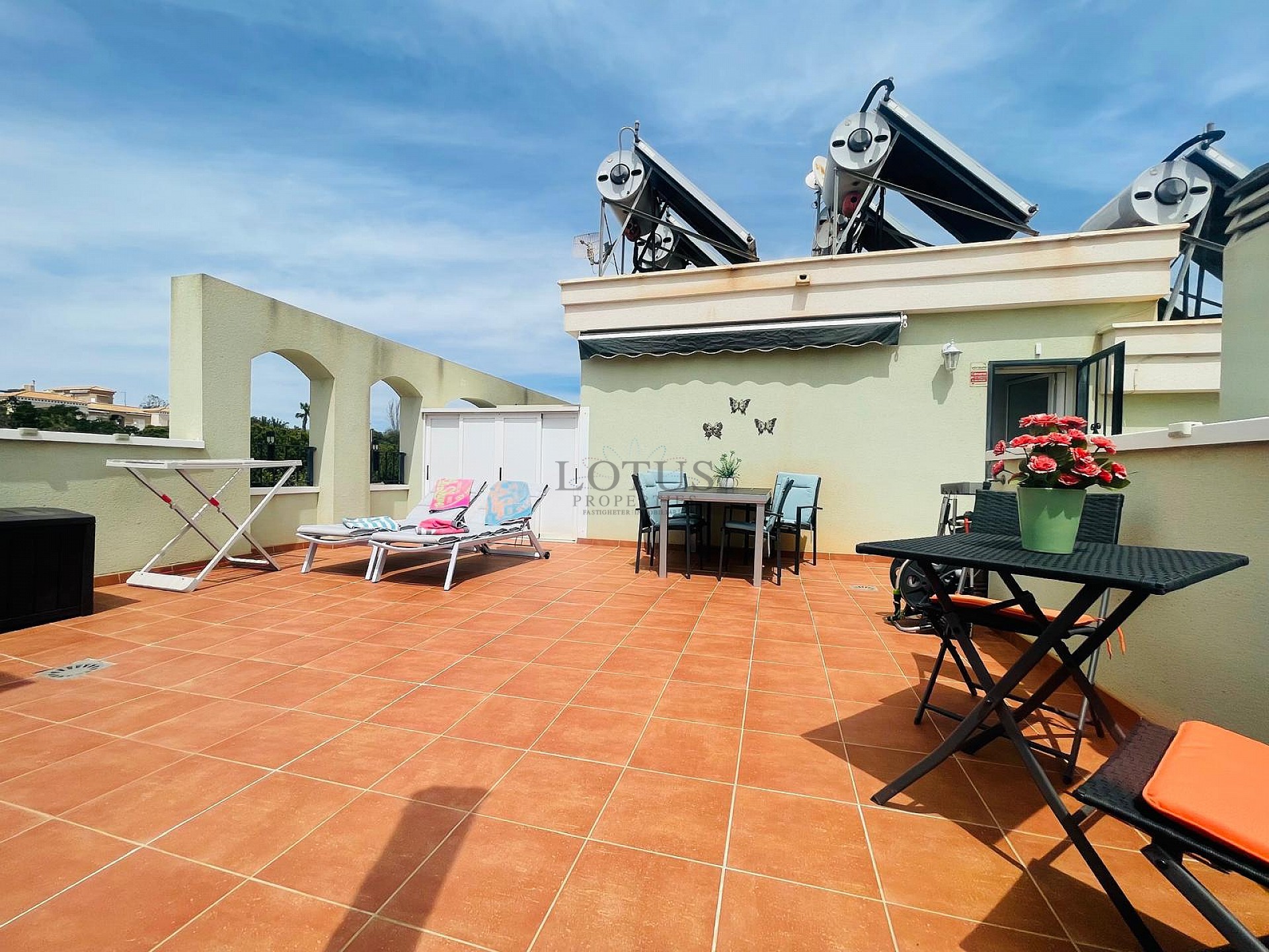 Super bonito ático con azotea en ubicación suroeste en Altos de la Bahía XI - Lotus Properties