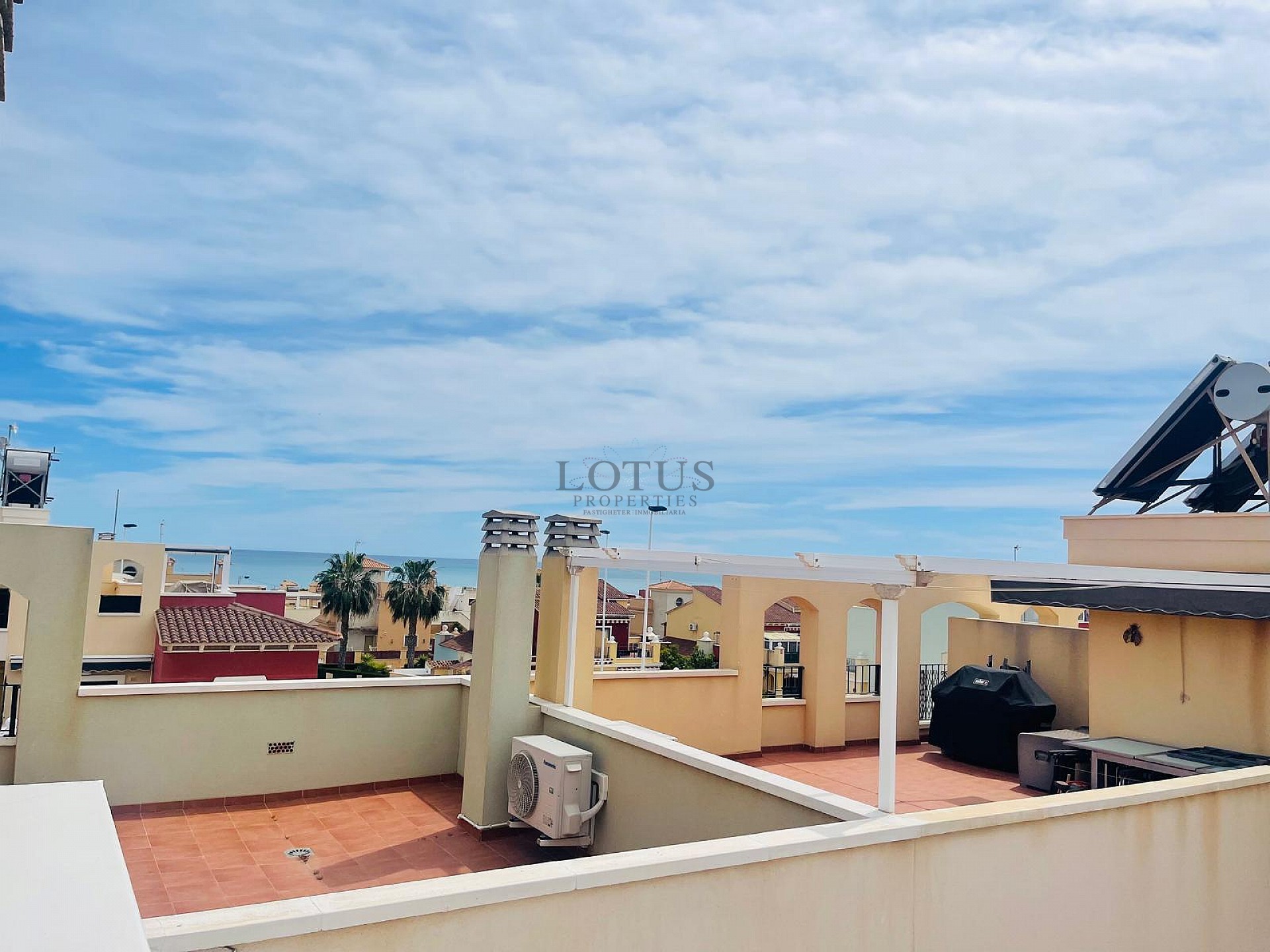 Super bonito ático con azotea en ubicación suroeste en Altos de la Bahía XI - Lotus Properties