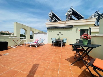 Supermooi penthouse met dakterras op zuidwestelijke locatie in Altos de la Bahia XI - Lotus Properties