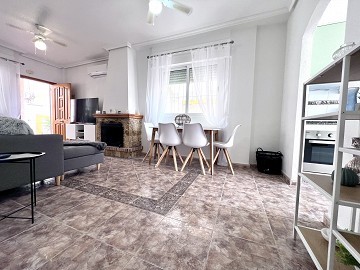 Prachtige hoekwoning op de begane grond in Los Altos - Lotus Properties