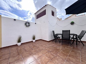 Prachtige hoekwoning op de begane grond in Los Altos - Lotus Properties