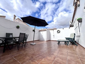 Prachtige hoekwoning op de begane grond in Los Altos - Lotus Properties