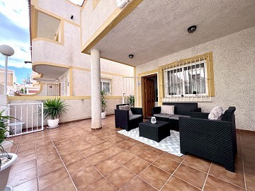 Prachtige hoekwoning op de begane grond in Los Altos - Lotus Properties