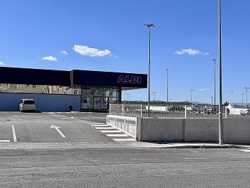 Prachtige hoekwoning op de begane grond in Los Altos - Lotus Properties