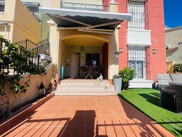 Fantastisch mooi hoekappartement op de begane grond in Altos de la Bahia XI, vlak bij het zwembad! - Lotus Properties
