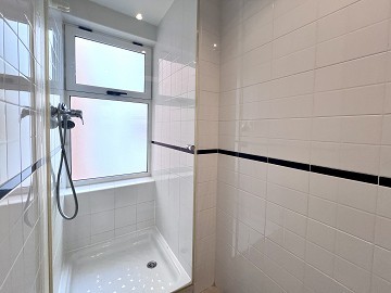 Fantastisk möjlighet 750 meter från Medelhavet!  - Lotus Properties