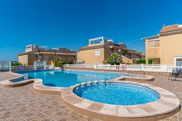 Ático en Bravomar 6 con solárium privado con vistas al mar - Lotus Properties