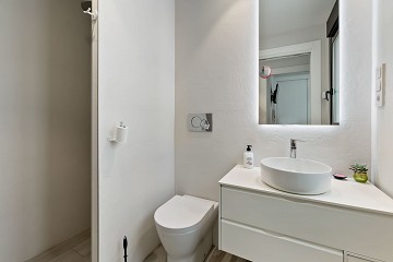 FANTÁSTICO PISO DE 3 DORMITORIOS A TAN SOLO 90 METROS DE LA PLAYA DEL CURA EN TORREVIEJA CON PISCINA - Lotus Properties