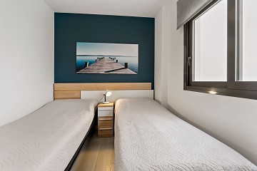 FANTÁSTICO PISO DE 3 DORMITORIOS A TAN SOLO 90 METROS DE LA PLAYA DEL CURA EN TORREVIEJA CON PISCINA - Lotus Properties