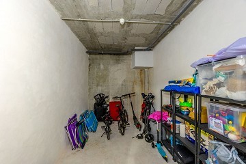 FANTÁSTICO PISO DE 3 DORMITORIOS A TAN SOLO 90 METROS DE LA PLAYA DEL CURA EN TORREVIEJA CON PISCINA - Lotus Properties