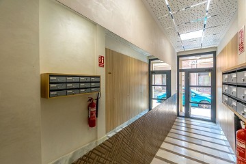 FANTÁSTICO PISO DE 3 DORMITORIOS A TAN SOLO 90 METROS DE LA PLAYA DEL CURA EN TORREVIEJA CON PISCINA - Lotus Properties