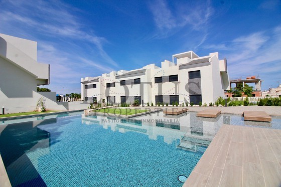 Mark & Dakdekkers met 3 Slaapkamers - Los Balcones  - Lotus Properties