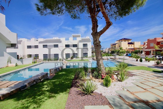Mark & Dakdekkers met 3 Slaapkamers - Los Balcones  - Lotus Properties