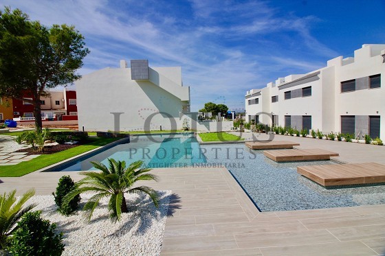 Mark & Dakdekkers met 3 Slaapkamers - Los Balcones  - Lotus Properties