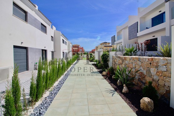 Mark & Dakdekkers met 3 Slaapkamers - Los Balcones  - Lotus Properties