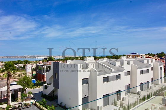 Mark & Dakdekkers met 3 Slaapkamers - Los Balcones  - Lotus Properties