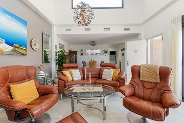 Fantastische moderne villa in Daya Nueva met privézwembad - Lotus Properties