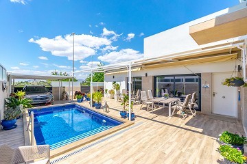 Fantastische moderne villa in Daya Nueva met privézwembad - Lotus Properties
