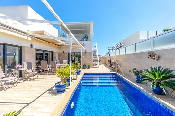 Fantastische moderne villa in Daya Nueva met privézwembad - Lotus Properties