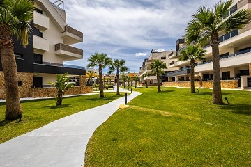 MODERN TAKVÅNING MED FANTASTISK HAVSUTSIKT OCH STOR PRIVAT TAKTERRASS. - Lotus Properties